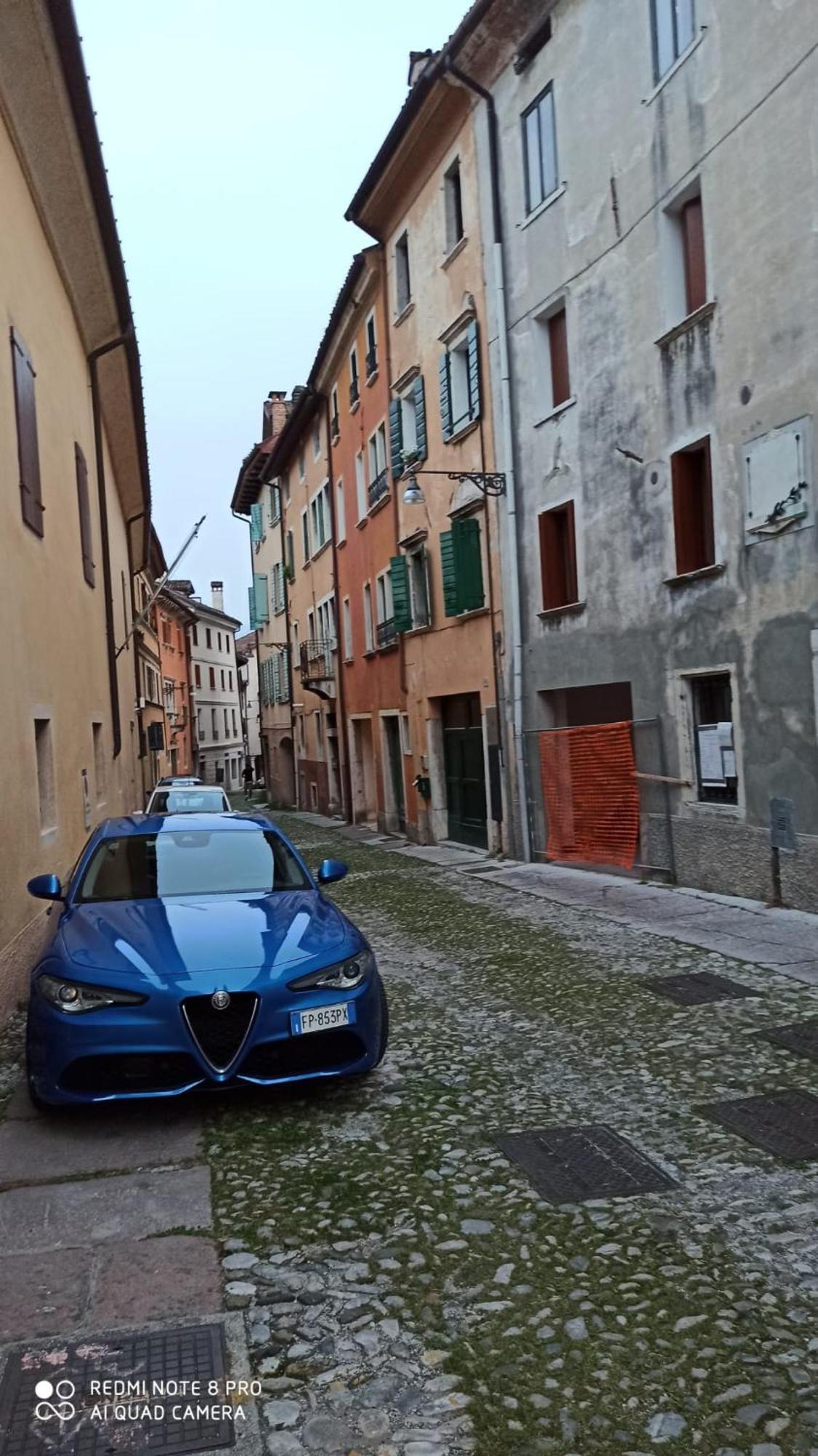 Il Vicolo_Carinissimo Appartamento In Centro Storico, Zona Giorno Mansardata Belluno Exterior photo